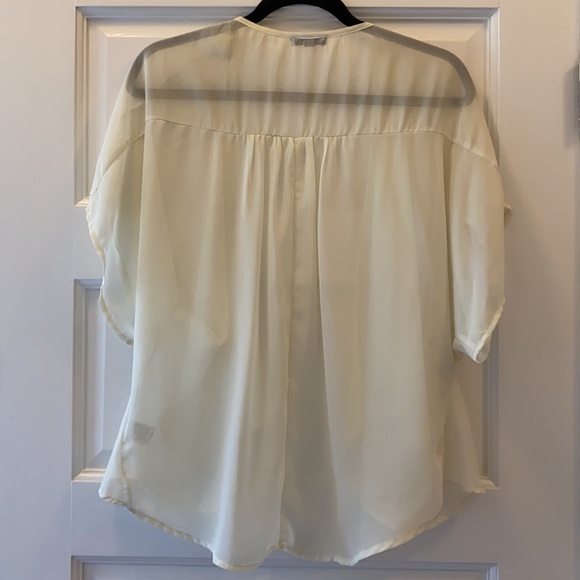 Open ivory polyester blouse - Picture 3 of 3